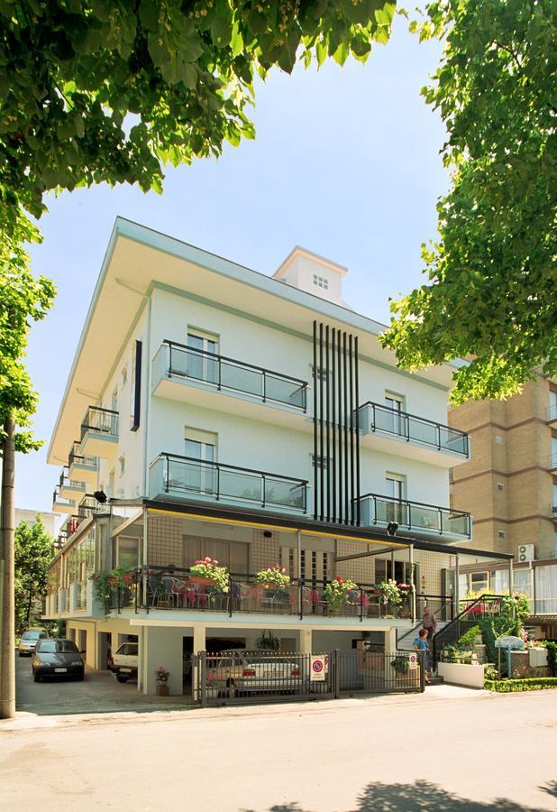 Hotel Latini Rímini Exterior foto